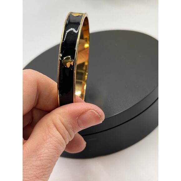 Kate Spade New York Black Enamel Gold Plated Ace Of Spade Bangle Bracelet - Picture 8 of 8